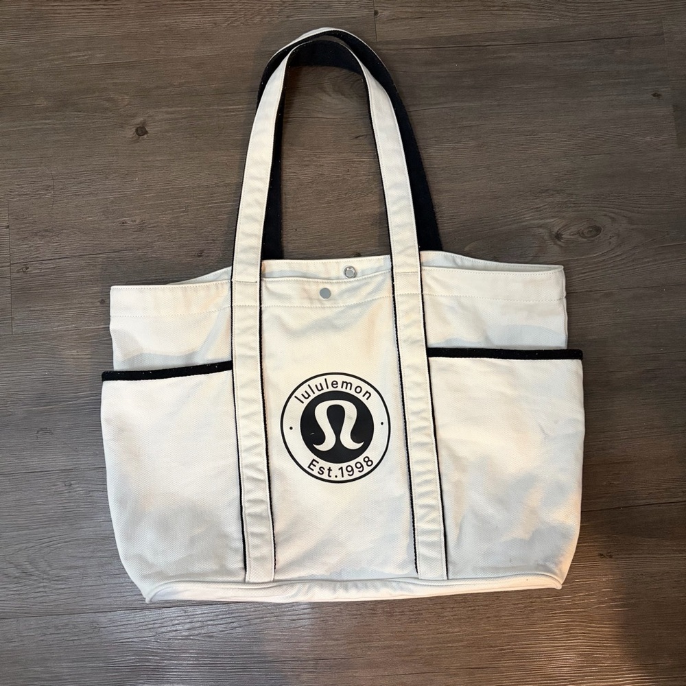 Lululemon Daily Multi Pocket Canvas Tote Bag 20L Logo Natural Cream True Navy
